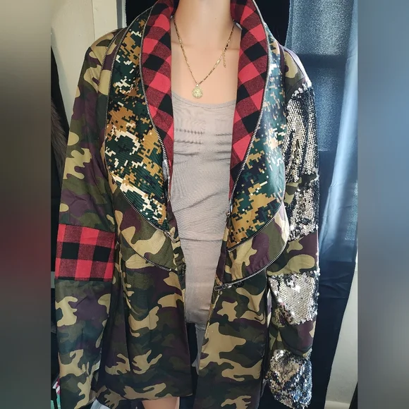 Camouflage and Plaid Women's Jacket - Picture 1 of 6
